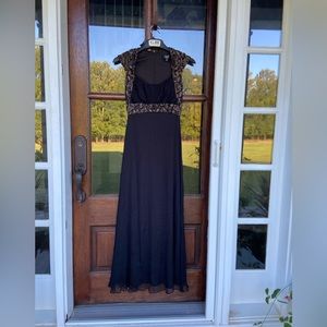 Beautiful Tadashi Collection black Silk beaded dress!‎ EUC (4)
